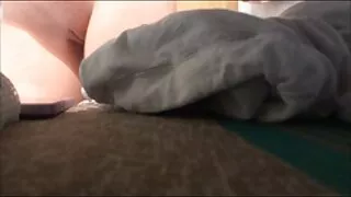 Meitene dažādās pozās atklāj viņas incītis par īstu fuck