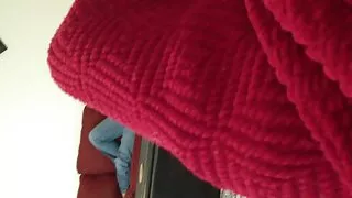 Vīrietis mīlējas citu meiteni, kas nāca pie viņa liešana