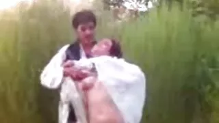 Ebony apmierināti ar jāšanās vecumā cāli