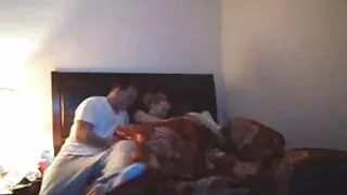 Cutie Rachel kalpo augstākās sabiedrības gaiļus