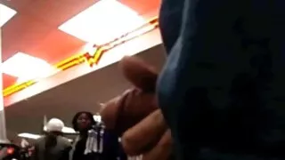 Latina lec arī uz Falls un kliedzieni