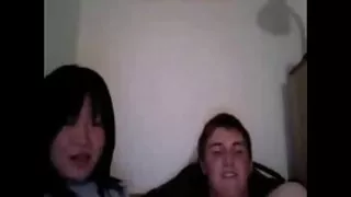 Rūdīšana par mīļāko gailis, ko pie baseina