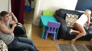 Es nevaru atteikties, lai saņemtu orālo seksu no zaļām acīm cum lācis