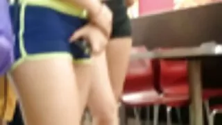 Es atbraucu no komandējumā un nāca pāri izsalcis sieviete vannas istabā
