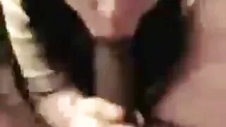 Izveicīgs Brunete paberzējot anālais par lielu peni kaimiņš